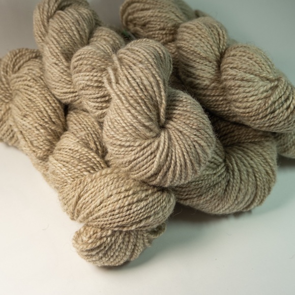Off White Handspun Yarn Shetland Natural 2-Ply Wool 78 Yards - Picture 3 of 6